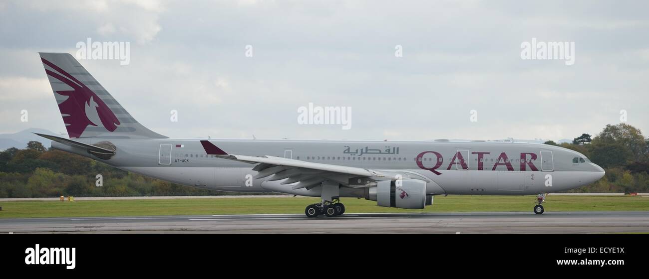 QATAR Airways aereo all'Aeroporto di Manchester Foto Stock