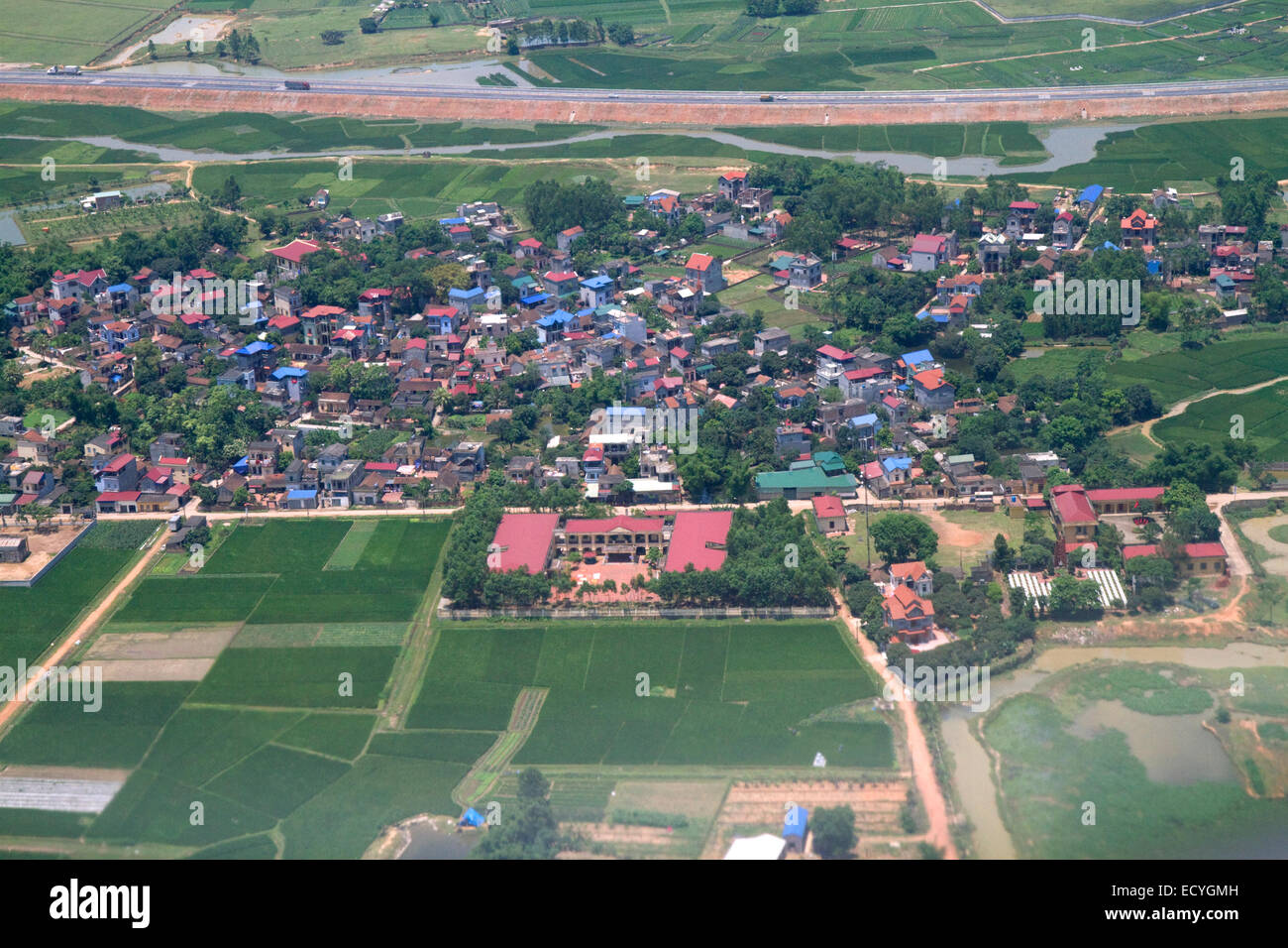 Vista aerea della campagna e alloggiamento vicino Hanoi, Vietnam. Foto Stock