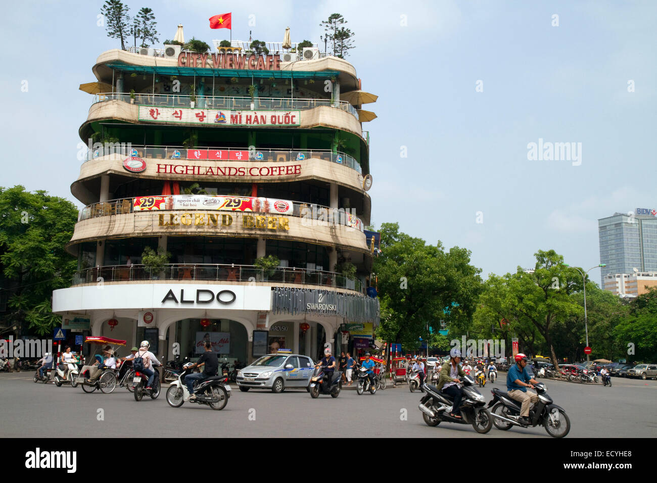Attività commerciale edificio vicino al lago Hoan Kiem ad Hanoi, Vietnam. Foto Stock
