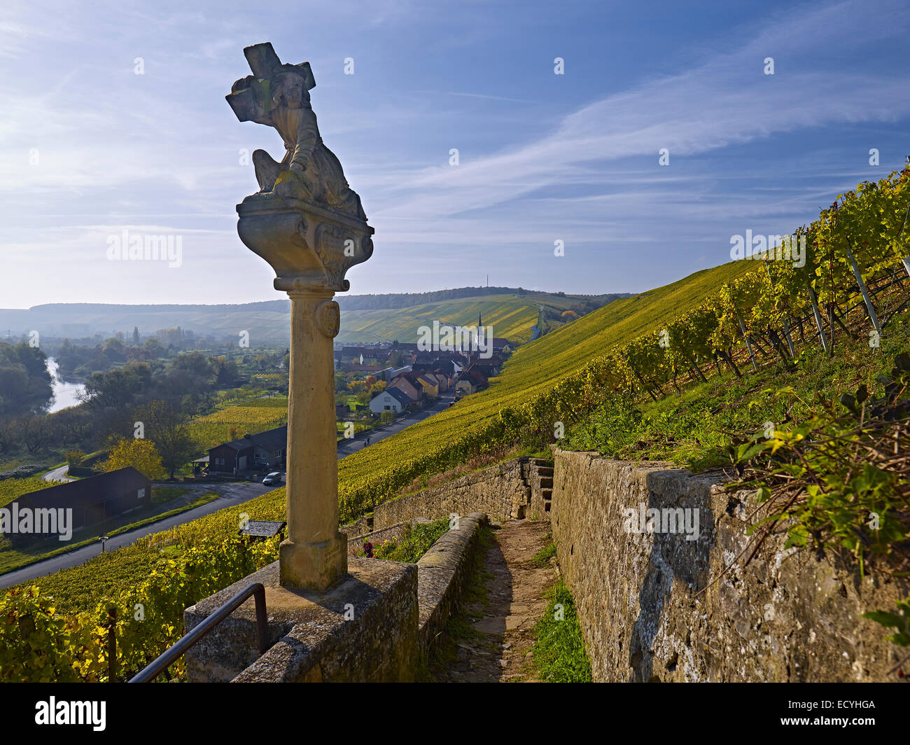 Le stazioni della Croce nei vigneti a Escherndorf, Baviera, Germania Foto Stock