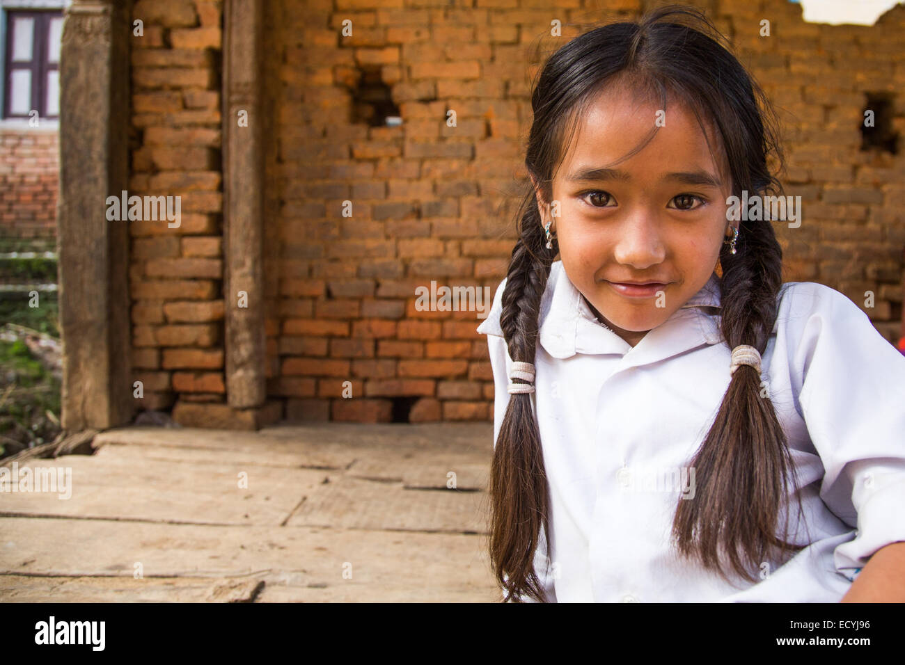 Ragazza giovane nel villaggio Chapagaun, Kathmandu, Nepal Foto Stock