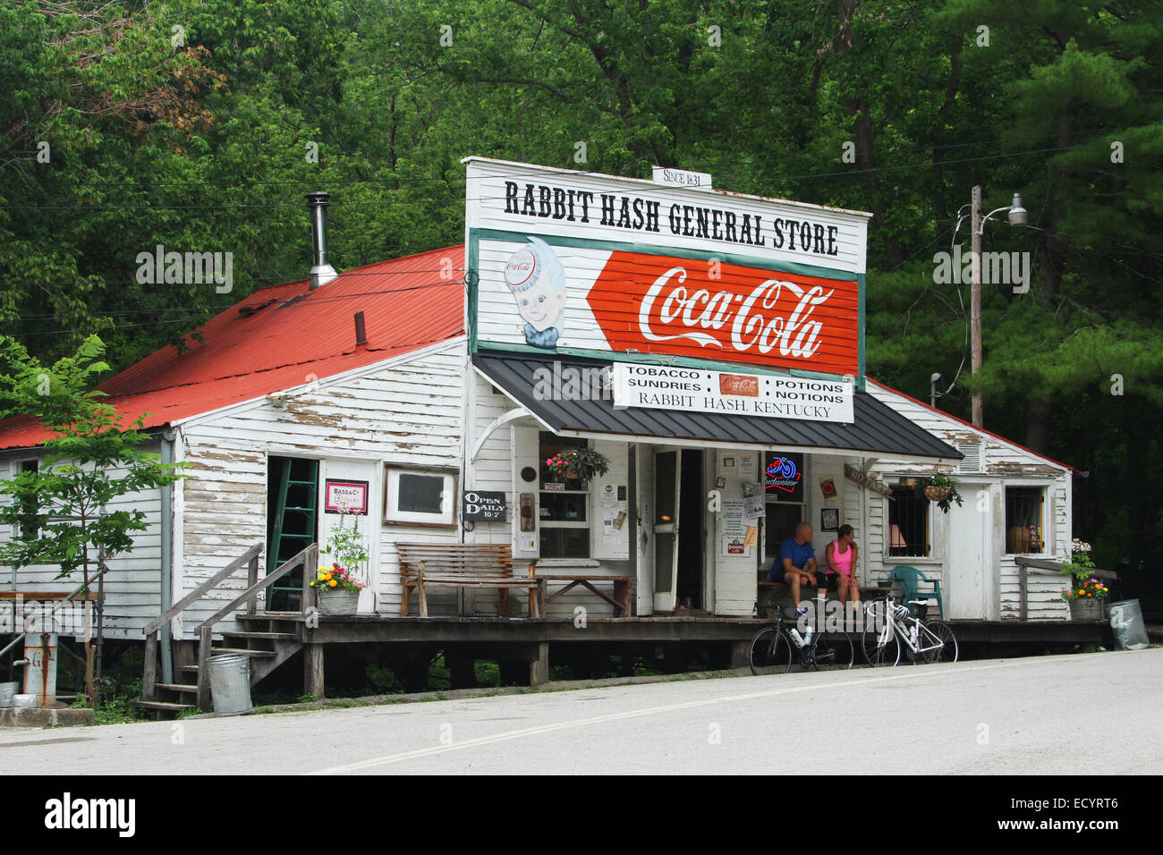 Hash di coniglio General Store con un grande segno di Coca-Cola. Hash di coniglio, Kentucky, Stati Uniti d'America. Circa 1813. Una storica cittadina sull'Ohio R Foto Stock