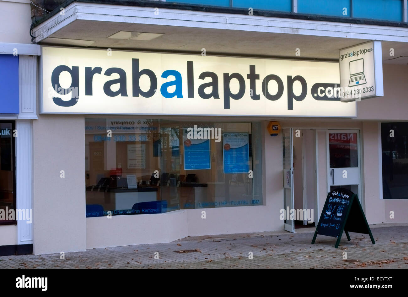 Afferrate un negozio laptop store Waterlooville Hampshire REGNO UNITO Foto Stock