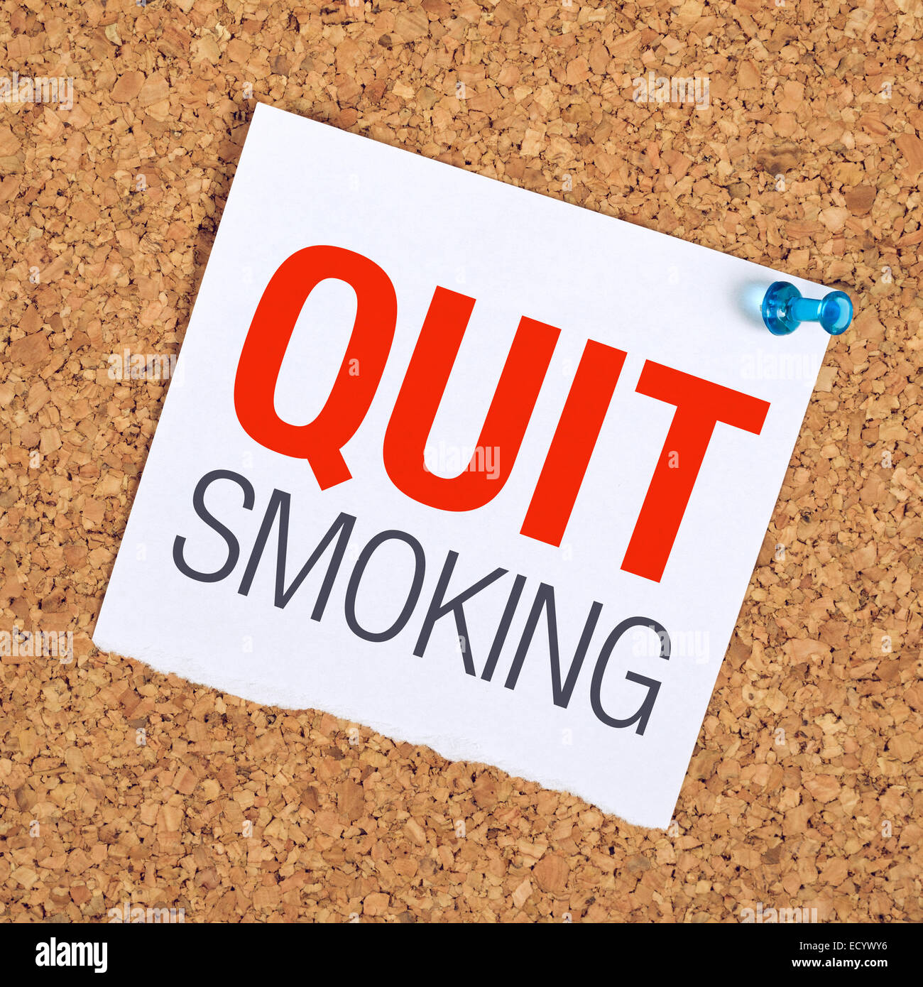 Smettere di fumare Promemoria imperniato ad una memoria di sughero Bulletin Board. Foto Stock