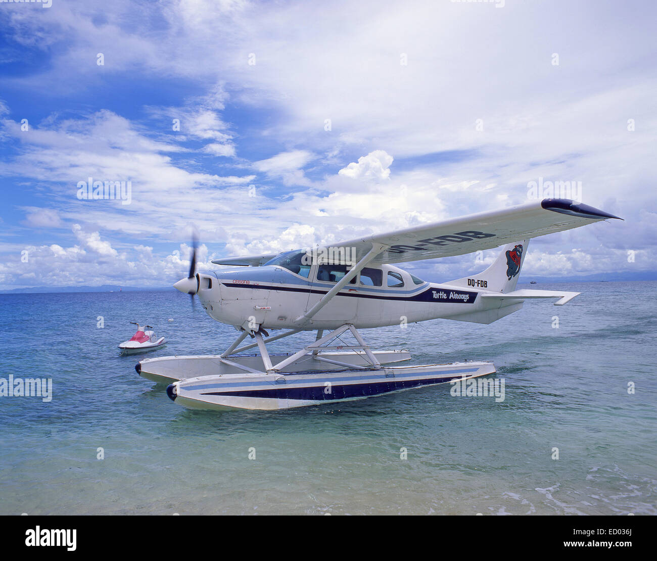 Turtle Airways float plane, Beachcomber Resort isola in isola di Beachcomber, Isole della Mamanuca, Viti Levu, Repubblica delle Isole Figi Foto Stock