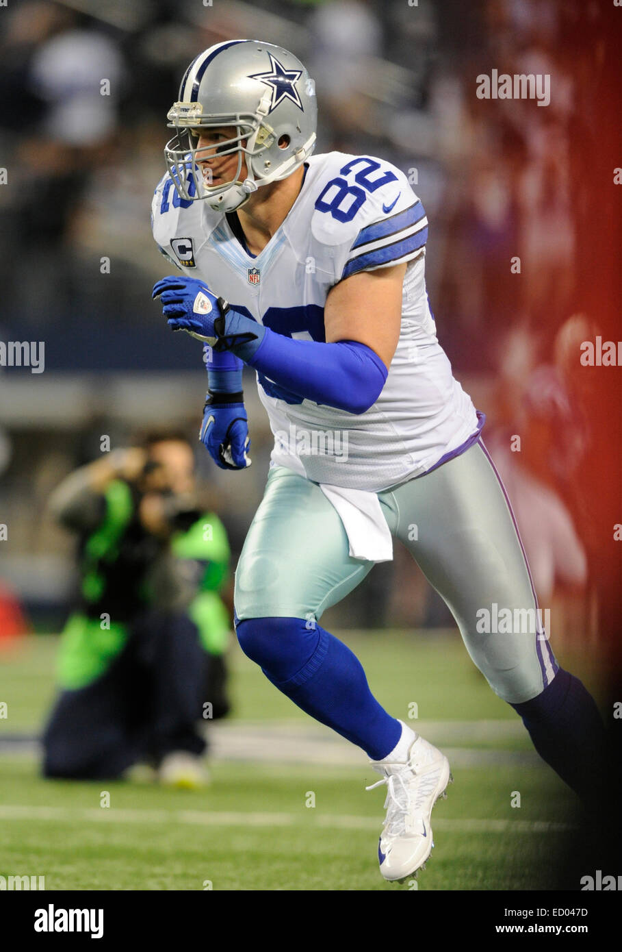 Dicembre 21, 2014: Dallas Cowboys stretto fine Jason Witten #82 durante un'NFL partita di calcio tra la Indianapolis Colts e Dallas Cowboys di AT&T Stadium di Arlington, TX Dallas sconfitto Indianapolis 42-7 per conquistare il NFC Campionato Est Foto Stock