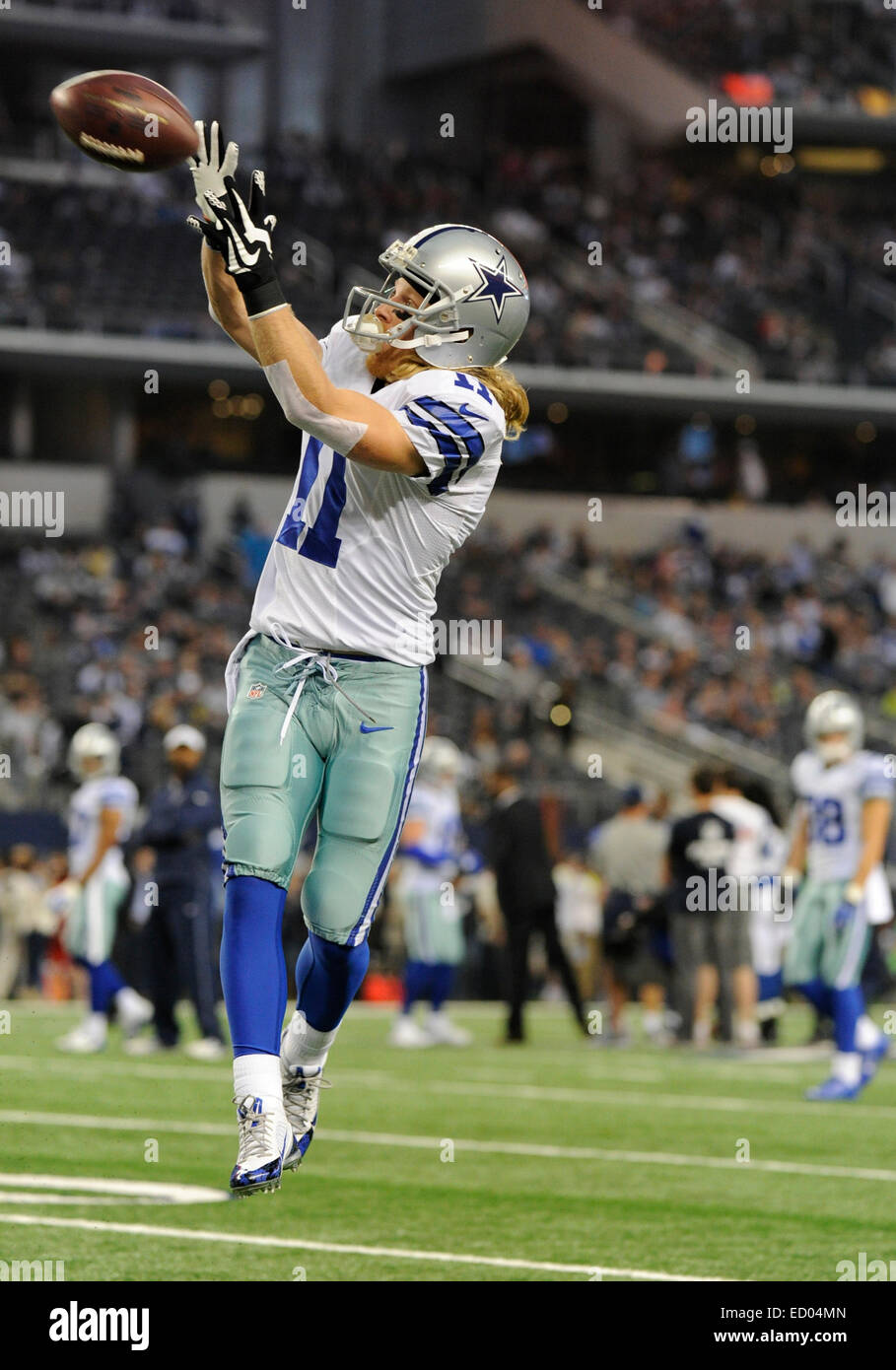 Dicembre 21, 2014: Dallas Cowboys wide receiver Cole Beasley #11 durante un'NFL partita di calcio tra la Indianapolis Colts e Dallas Cowboys di AT&T Stadium di Arlington, TX Dallas sconfitto Indianapolis 42-7 per conquistare il NFC Campionato Est Foto Stock