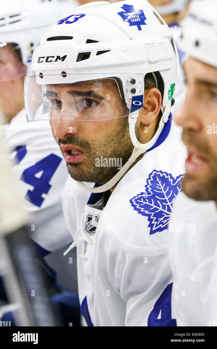 Toronto Maple Leafs center Nazem Kadri (43) durante il gioco NHL tra il Toronto Maple Leafs e Carolina Hurricanes al PNC Arena. Carolina Hurricanes sconfitto il Toronto Maple Leafs 4-1. Foto Stock
