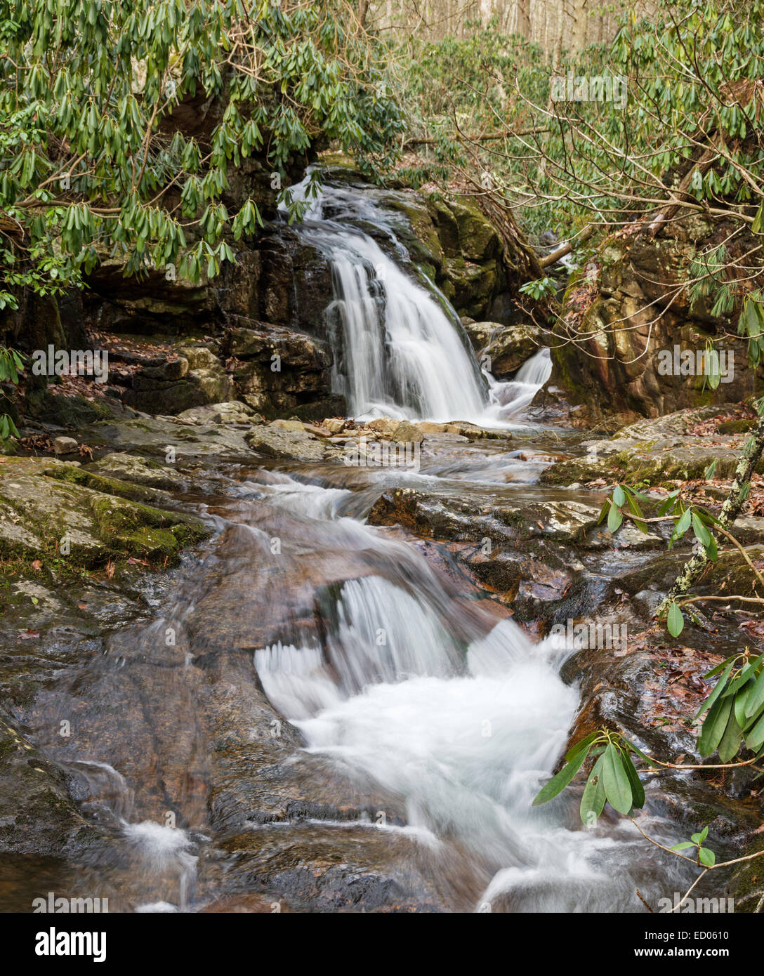 Cascata in Stoney Creek a buco blu nel Tennessee con una lunga esposizione Foto Stock