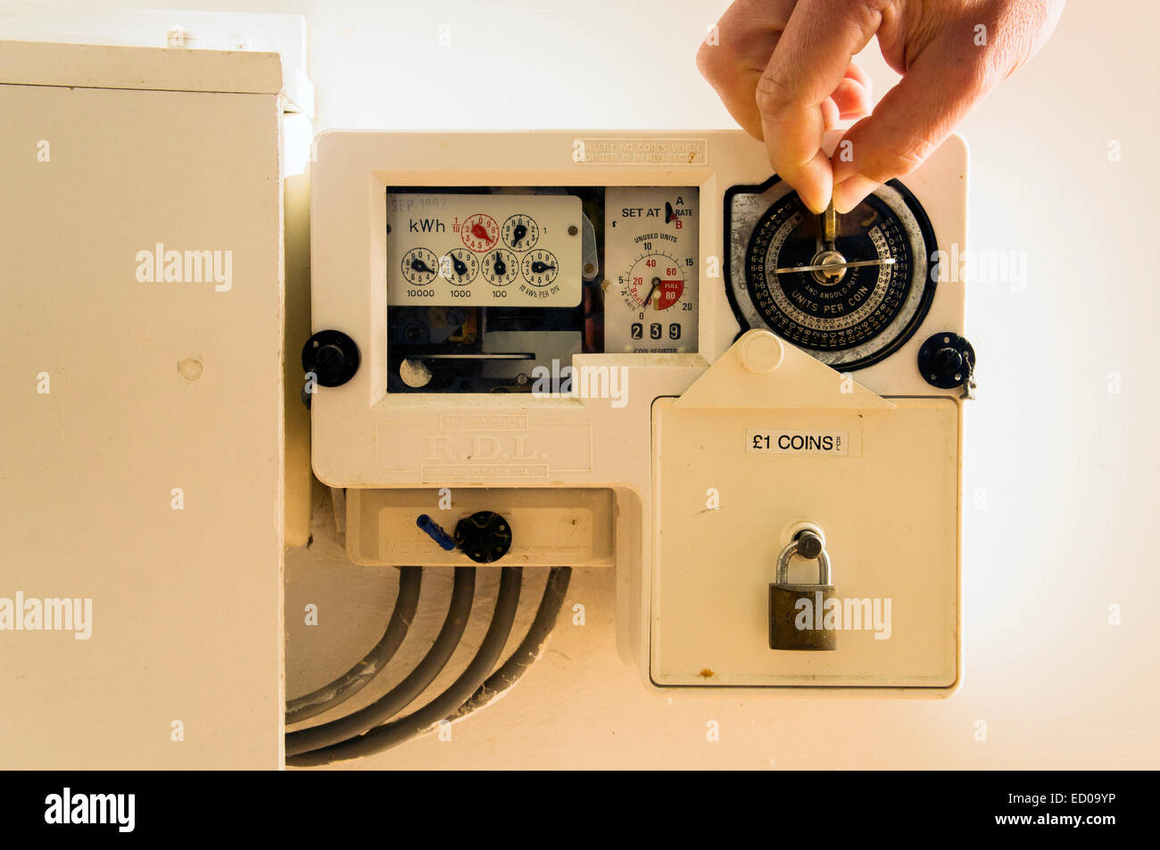 Home Modalità di pagamento anticipato electric gettoniera, energia, elettricità, mano umana Foto Stock