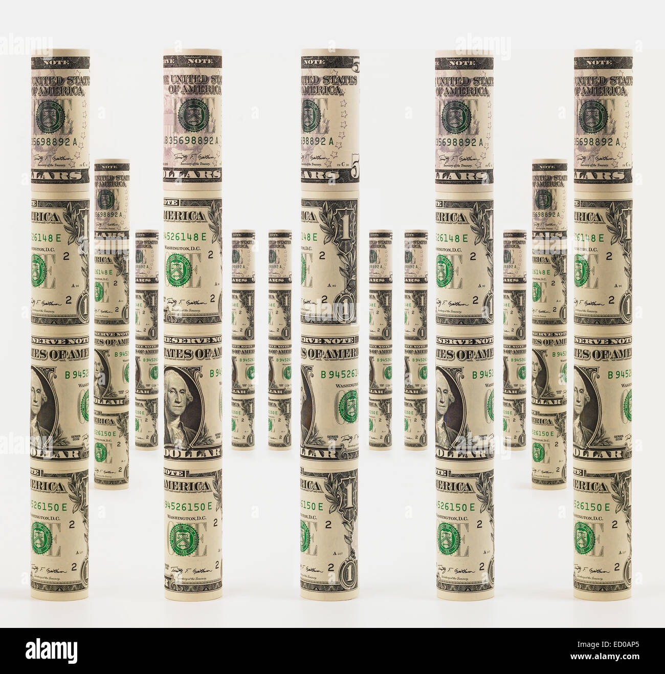 Pilastri realizzati dal dollaro USA banconote Foto Stock