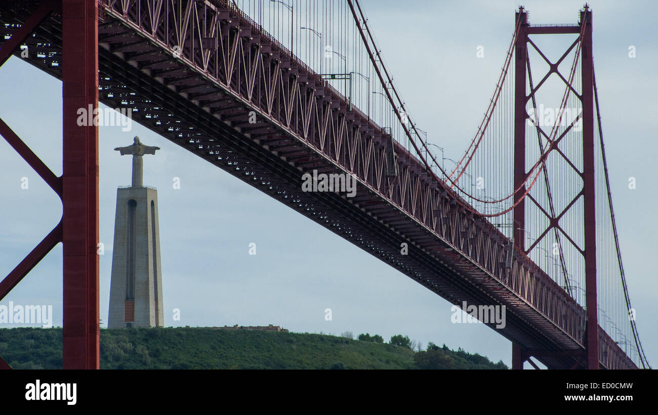 Il Portogallo, Lisbona, Cristo Re e il venticinquesimo del ponte di aprile Foto Stock