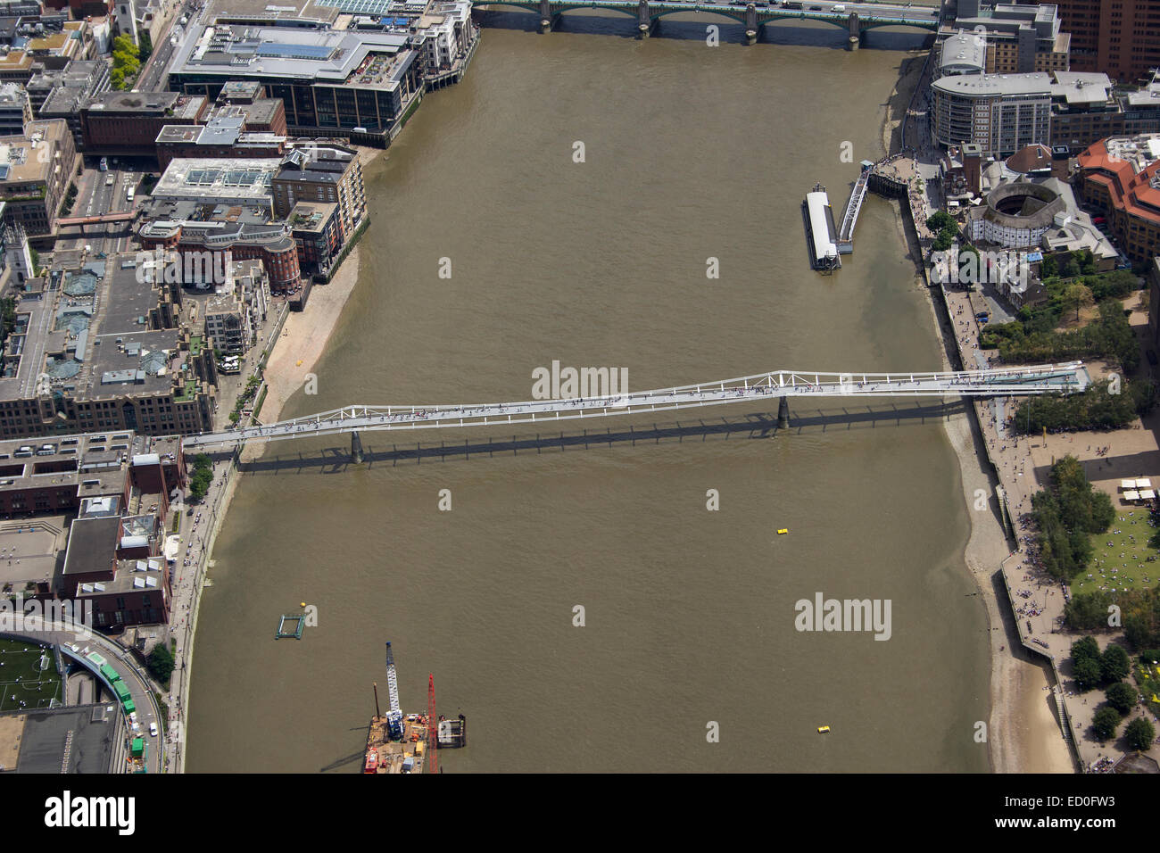 Regno Unito, Londra, vista aerea del Millennium Bridge Foto Stock