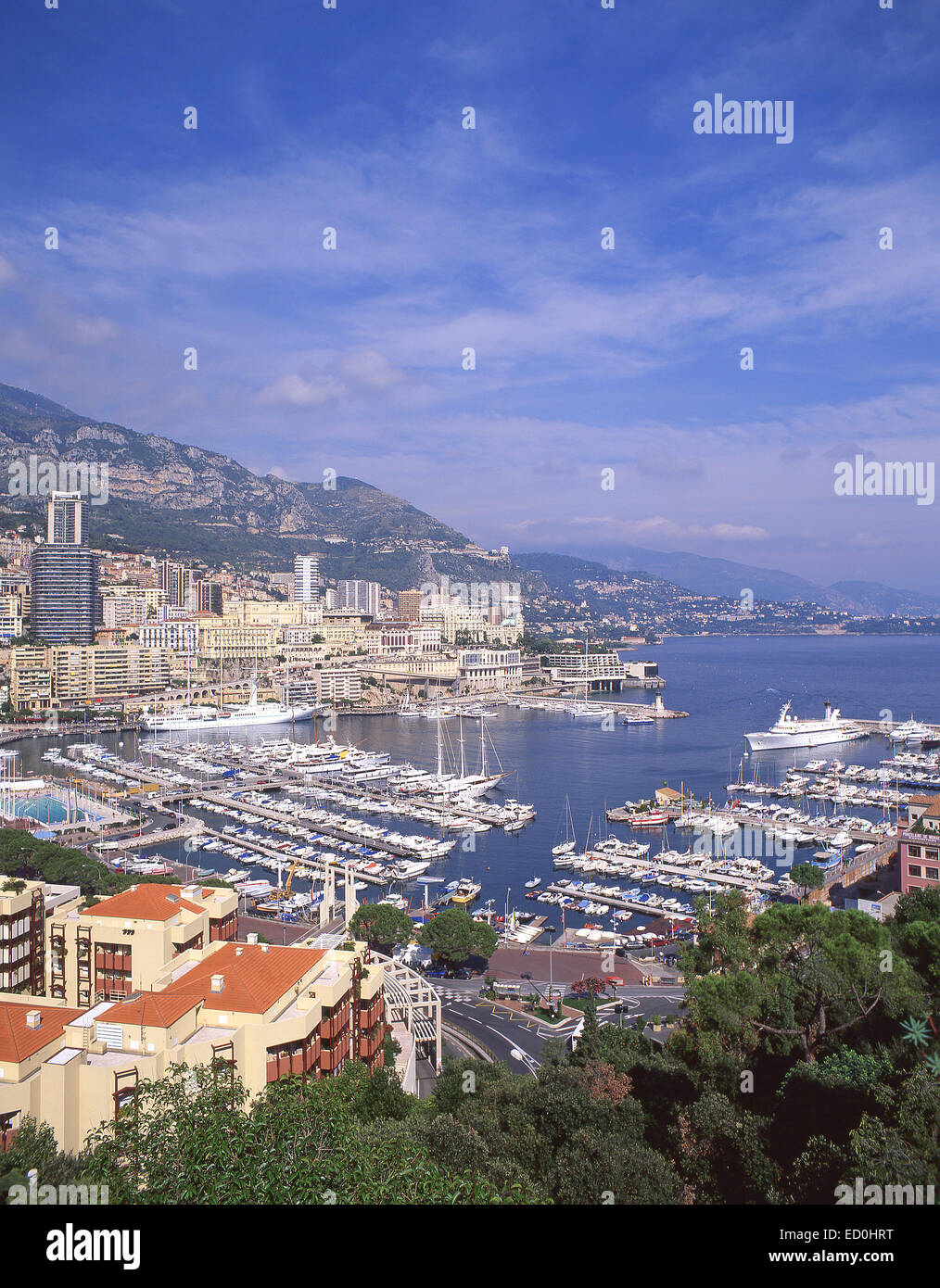 Vista del porto e Monte Carlo da La Colle lookout, Principato di Monaco Foto Stock