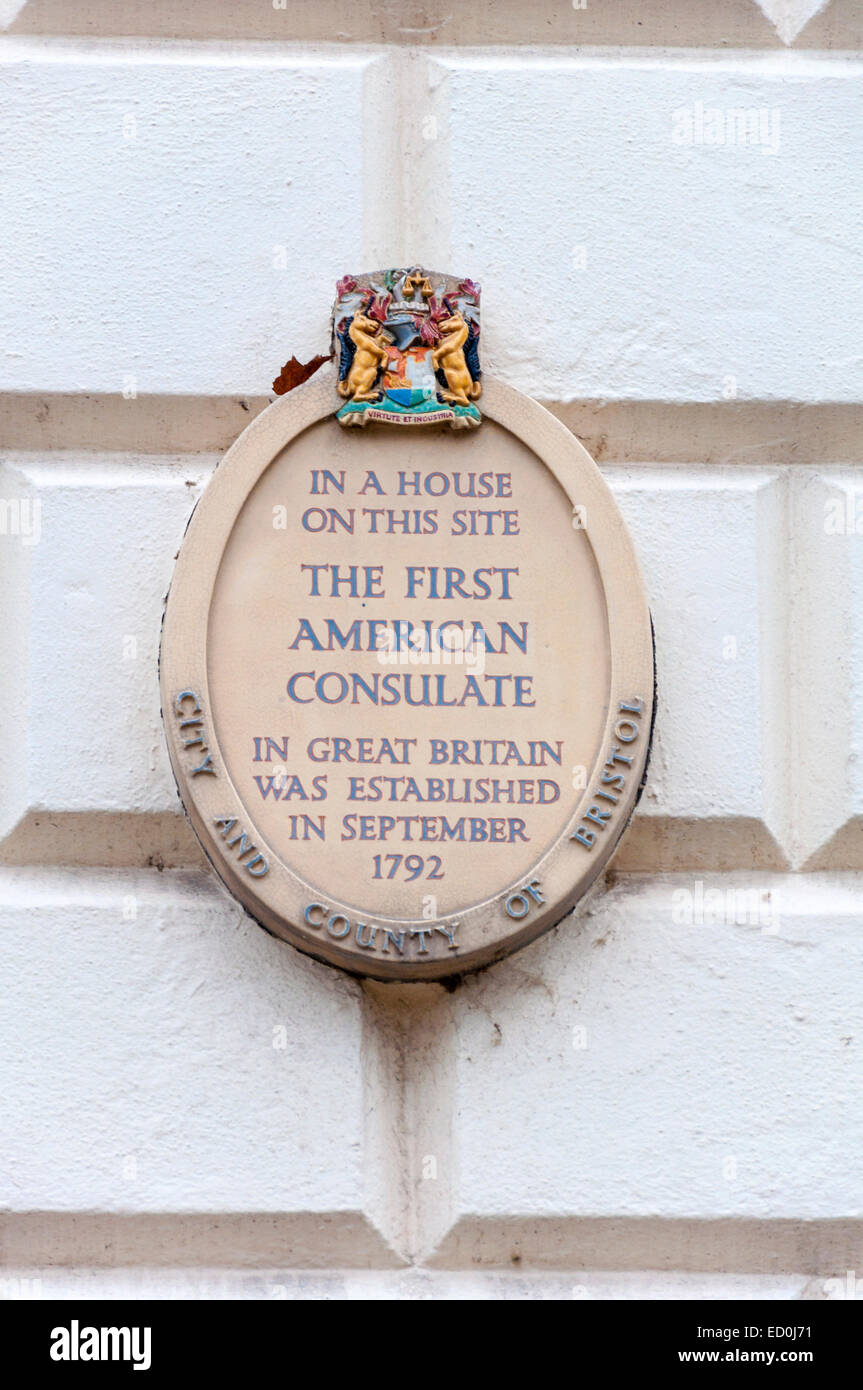 La placca sul muro della casa di Queen Square Bristol Inghilterra indicando il sito del primo consolato americano in Gran Bretagna1792 Foto Stock