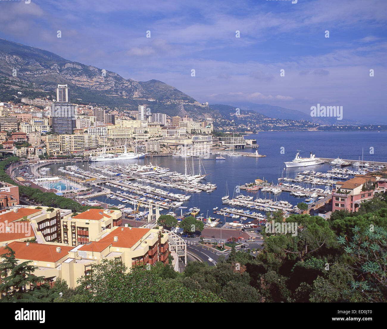 Vista del porto e Monte Carlo da La Colle lookout, Principato di Monaco Foto Stock