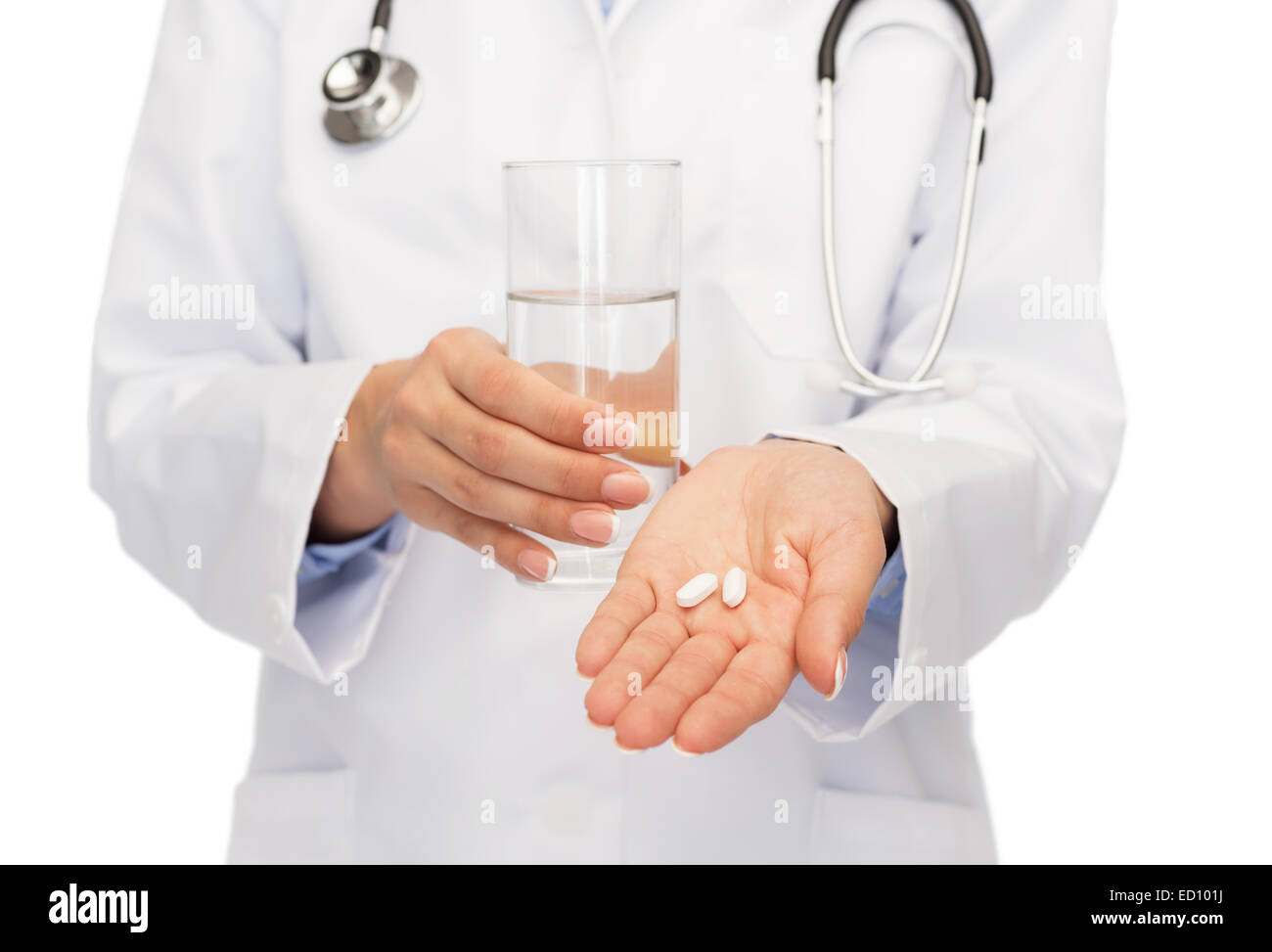 Close up medico offrendo pillole e acqua Foto Stock