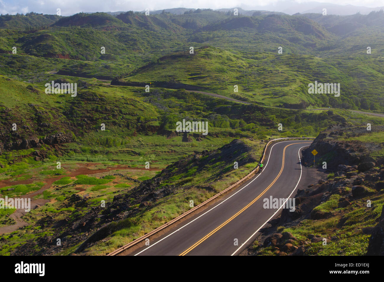 La strada lungo il lato nord di Maui, Hawaii. Foto Stock