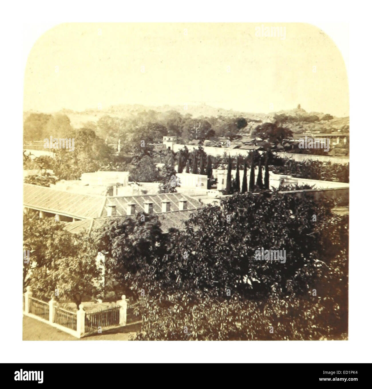 La saldatura 1862 in India PG134 (029 vista dal giardino residenza di Nawaub Shumsh-ool-ooinra di Hyderabad Foto Stock