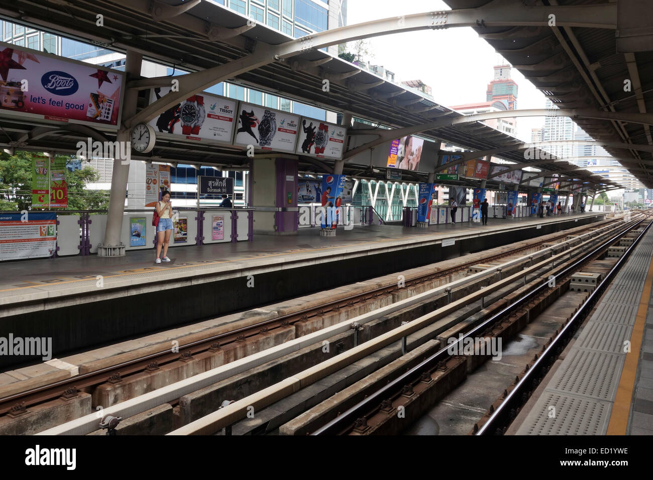Trasporto pubblico urbano stazione dello skytrain, stazione di Sathorn Bangkok, Thailandia, Sud-est asiatico. Foto Stock