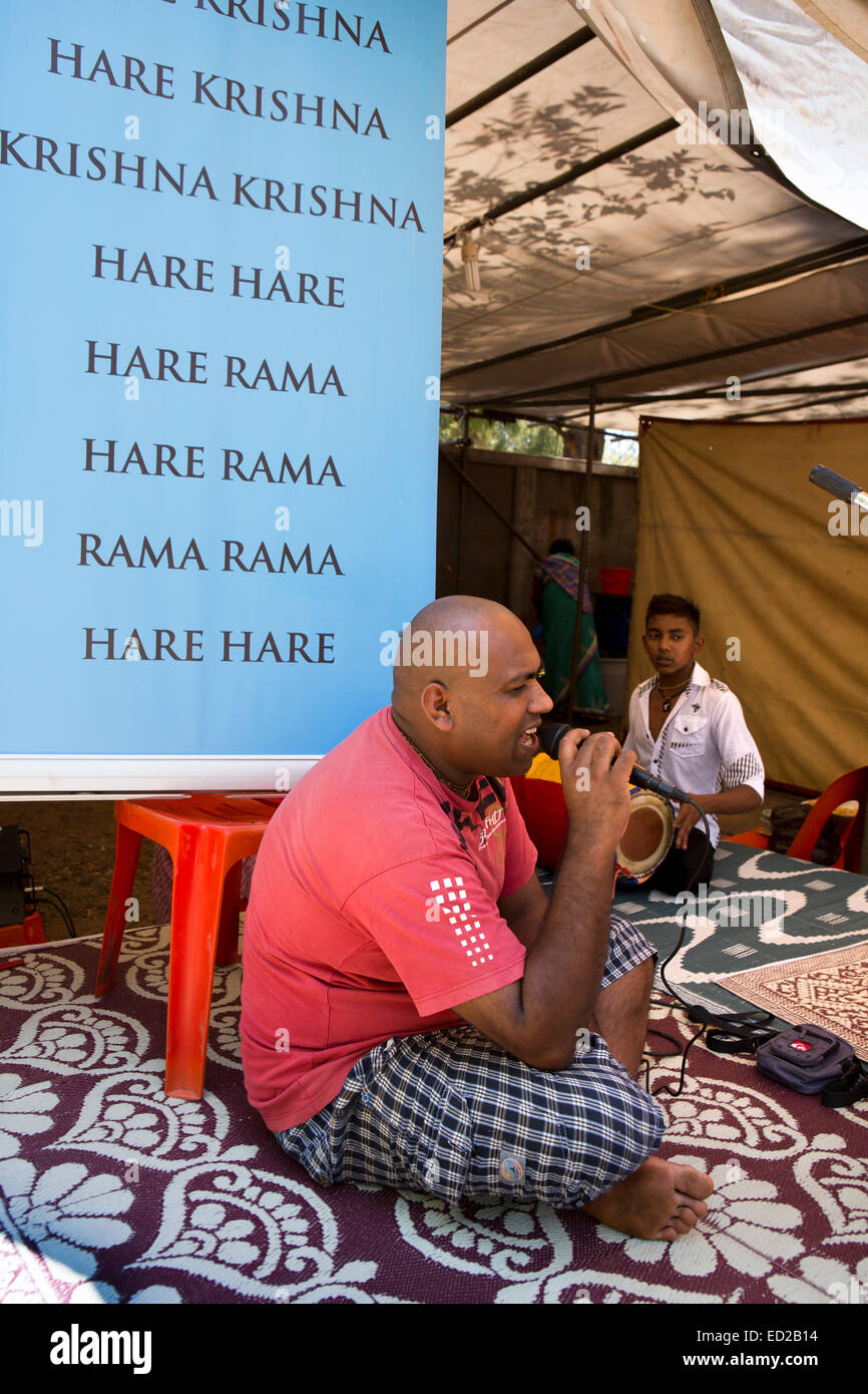 Maurizio, Albion, Ganga Snan (Asnan) Indù, festival, Hare Krishna tenda con il canto di inseguitore Foto Stock