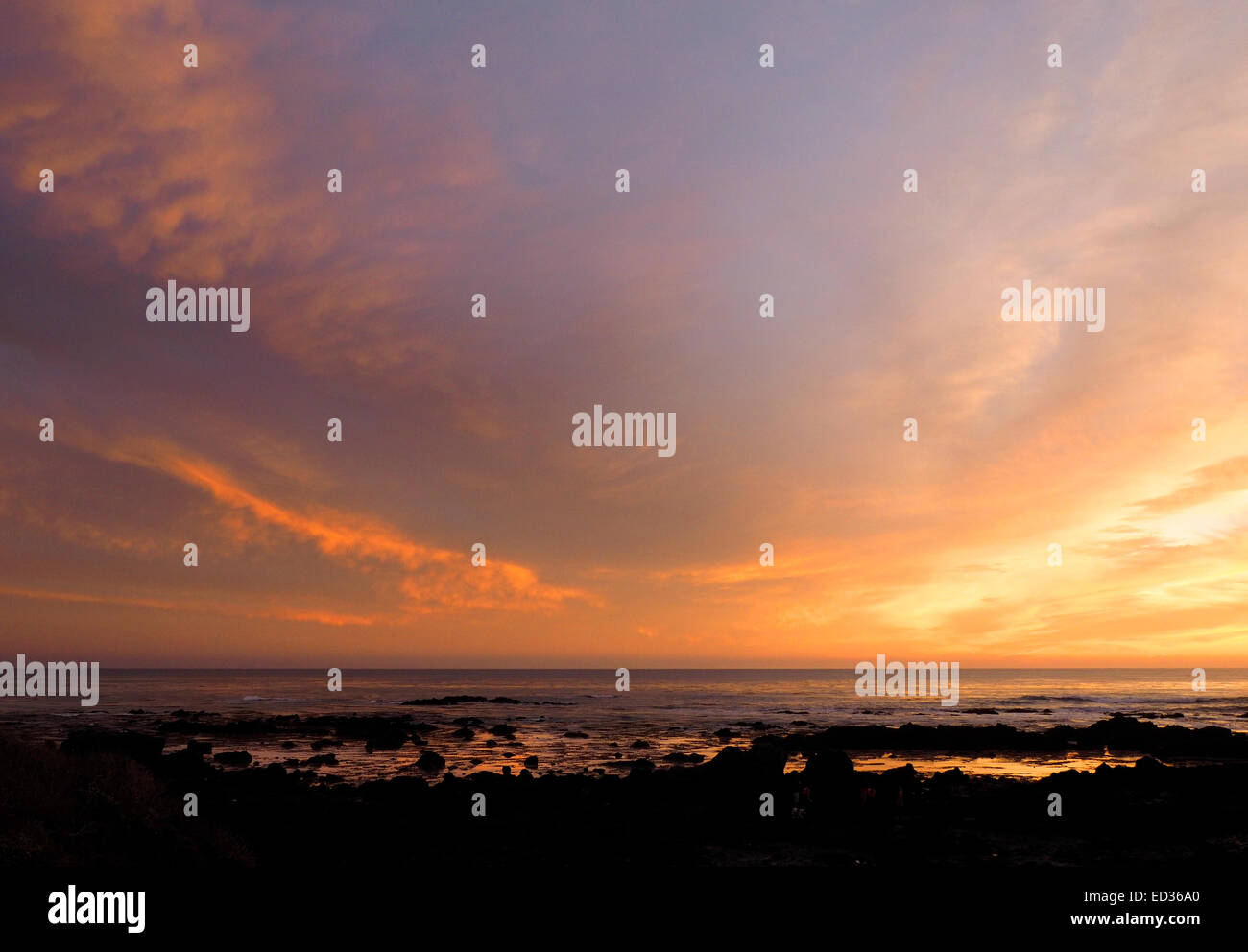 Pastello soffice Cielo di tramonto sull'Oceano Pacifico Foto Stock