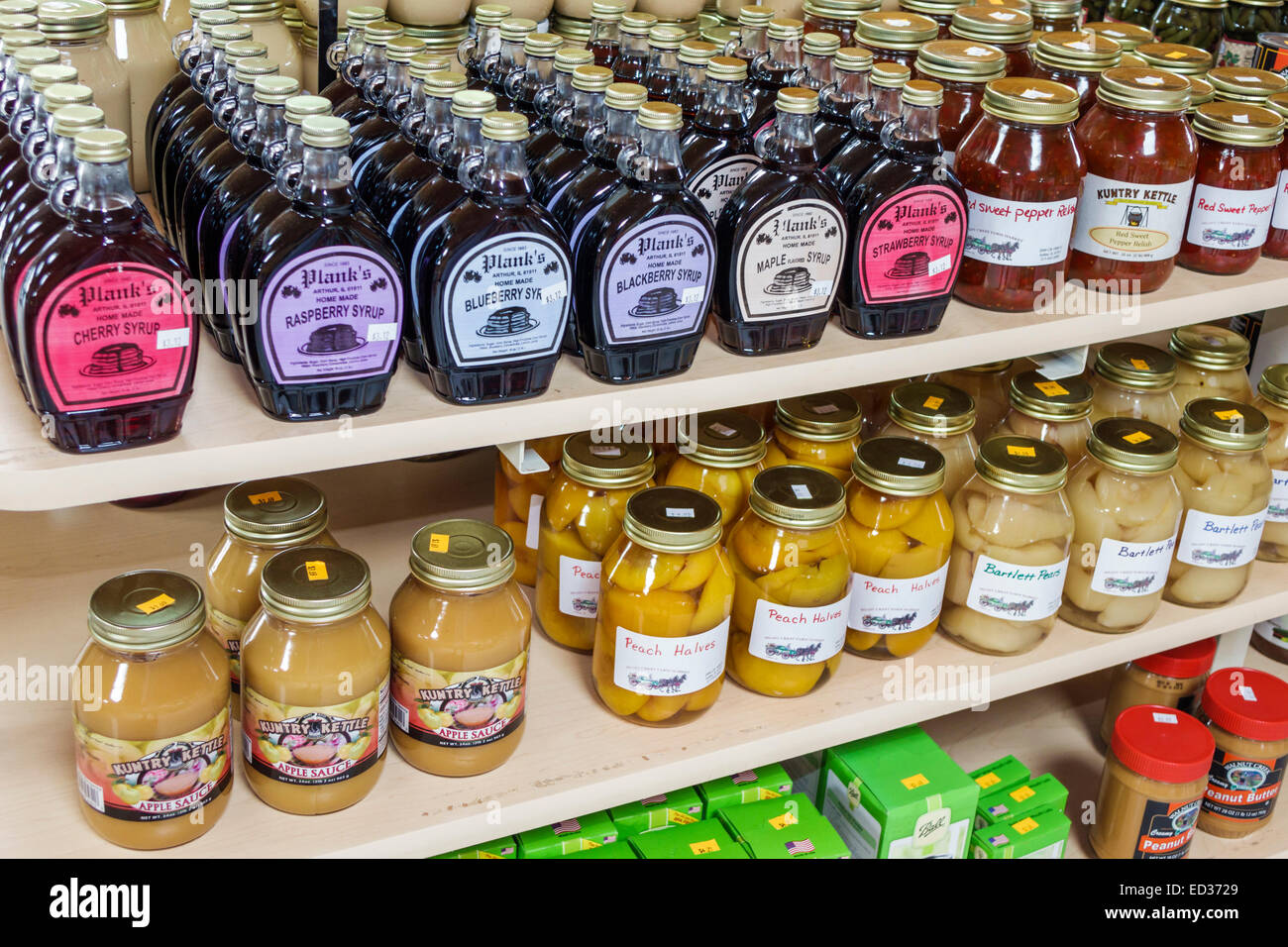 Illinois Arthur,Shady Crest Orchard & Farm Market,Amish,vendita sciroppo display,frutta in bottiglia,IL140904045 Foto Stock