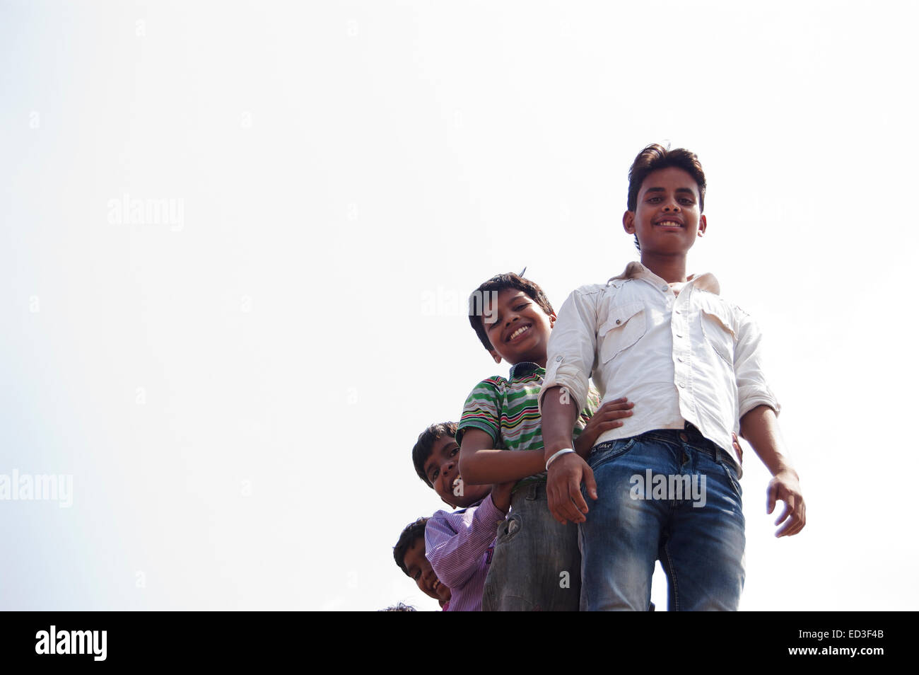 Rurale indiano bambini ragazzi divertimento Foto Stock
