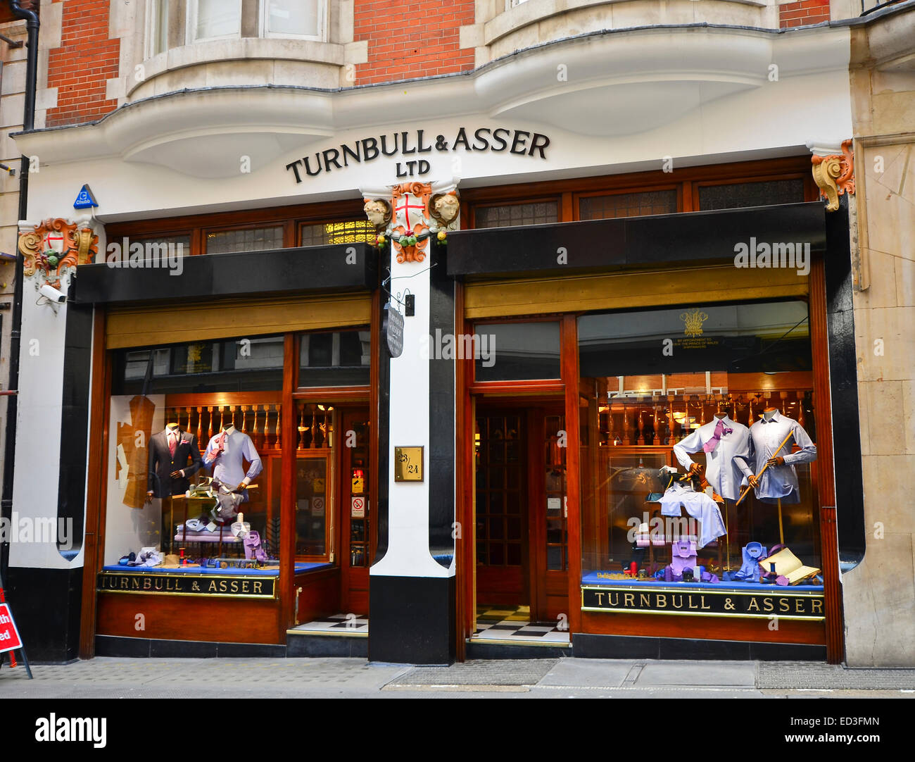 Esterno di Turnbull & Asser shop Royal Warrant shirt maker, Bury St, Londra SW1 Foto Stock