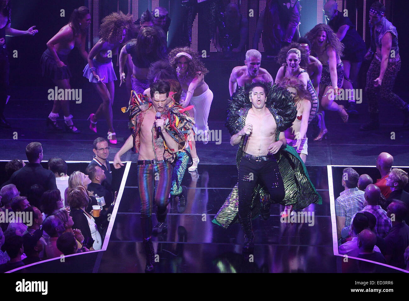 Broadway Bares 24: Rock Hard! Tenuto presso la sala da ballo Hammerstein. Dotato di: Joey Taranto,Matthew Saldivar dove: New York New York, Stati Uniti quando: 23 Giu 2014 Foto Stock