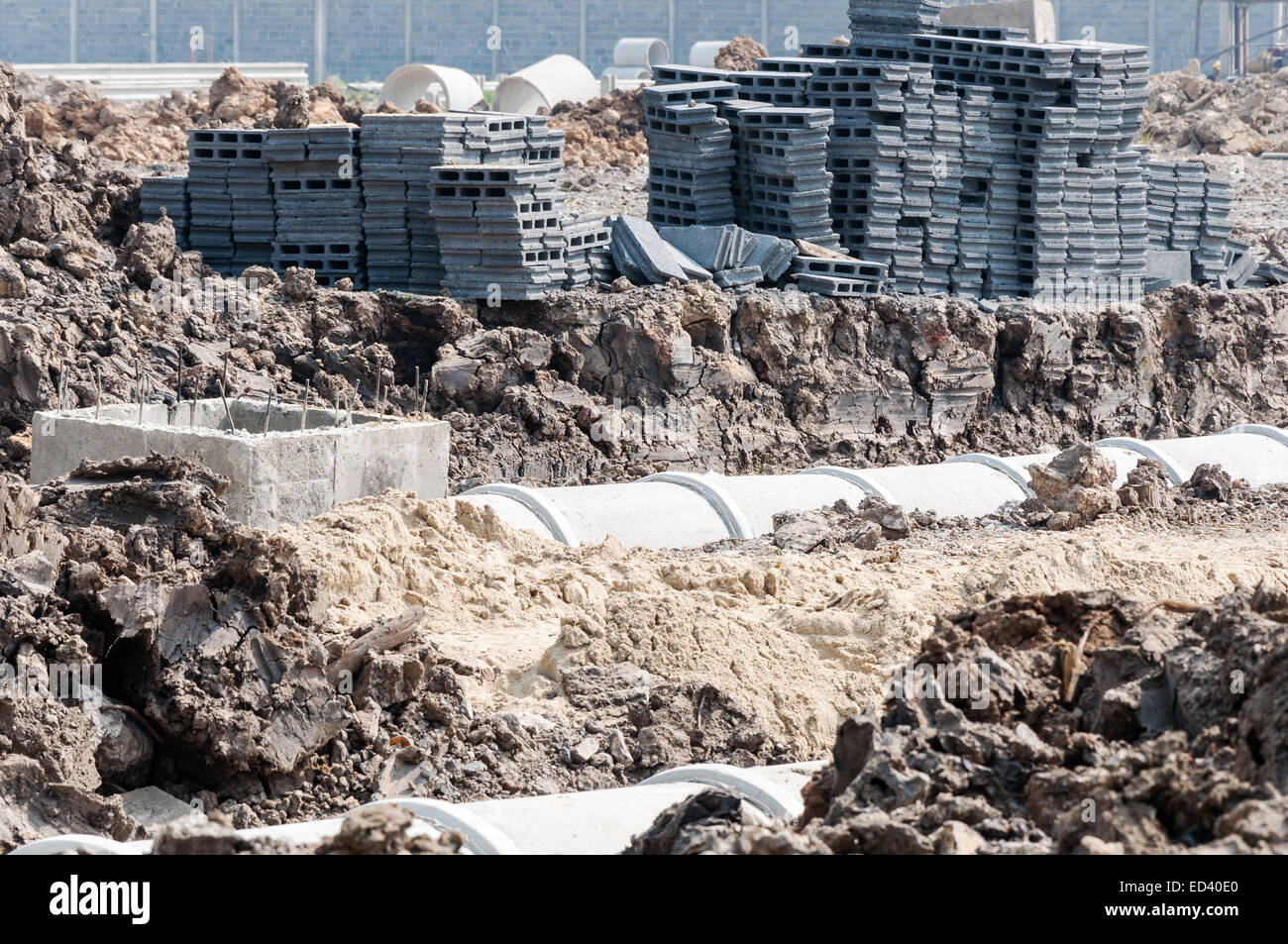 Costruzione di fognature entro il nuovo alloggiamento. Foto Stock