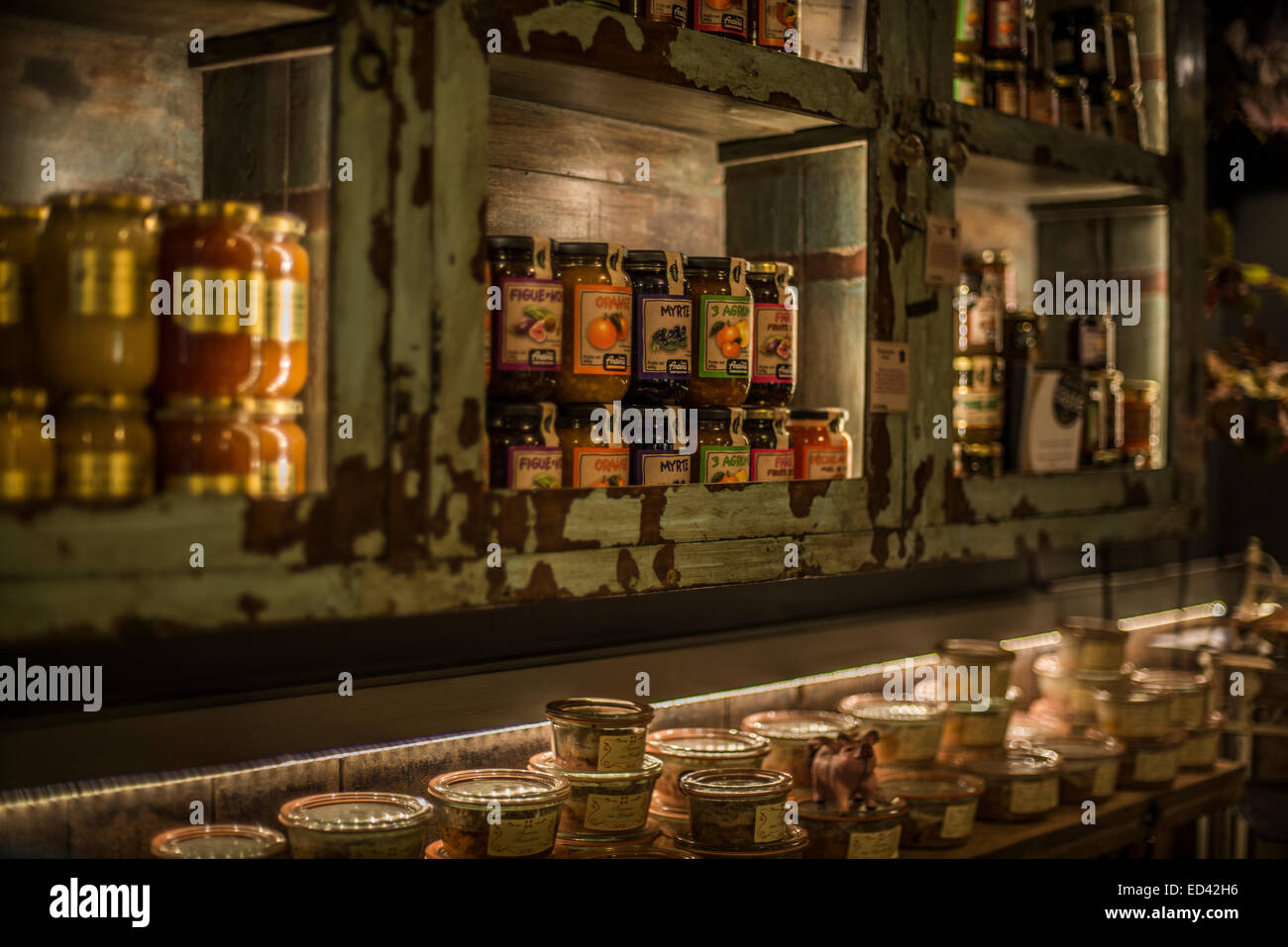 Londra, Inghilterra - stallo nel mercato di Borough, Borough Market è uno di Londra molti mercati, specializzata nei prodotti alimentari Foto Stock