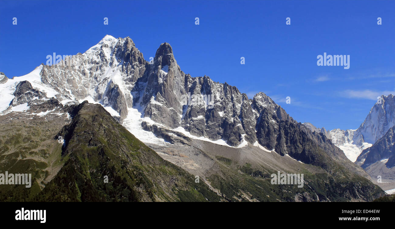 La montagna delle Alpi con neve a Chamonix, Francia Foto Stock