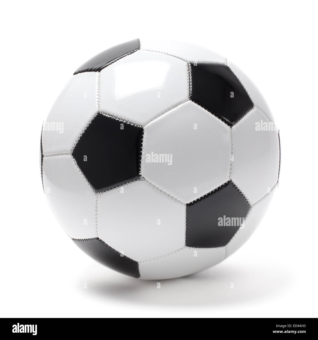 Foto della sfera di calcio isolati su bianco. Foto Stock