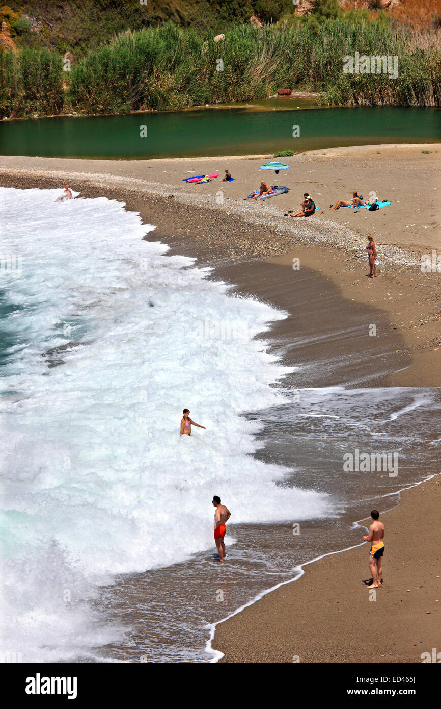 Spiaggia Geropotamos e fiume, prefettura di Rethimno, Creta, Grecia Foto Stock