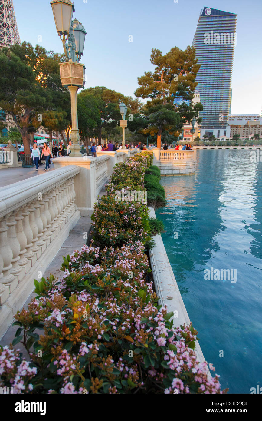 Le fontane del Bellagio e la cosmopolita di Las Vegas Resort and Casino, Las Vegas, Nevada. Foto Stock