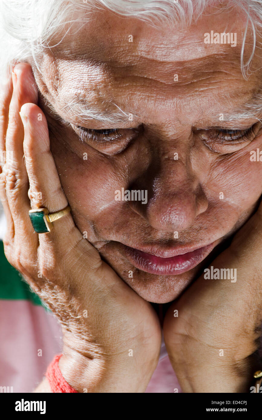 1 indian vecchio uomo lo stress Foto Stock