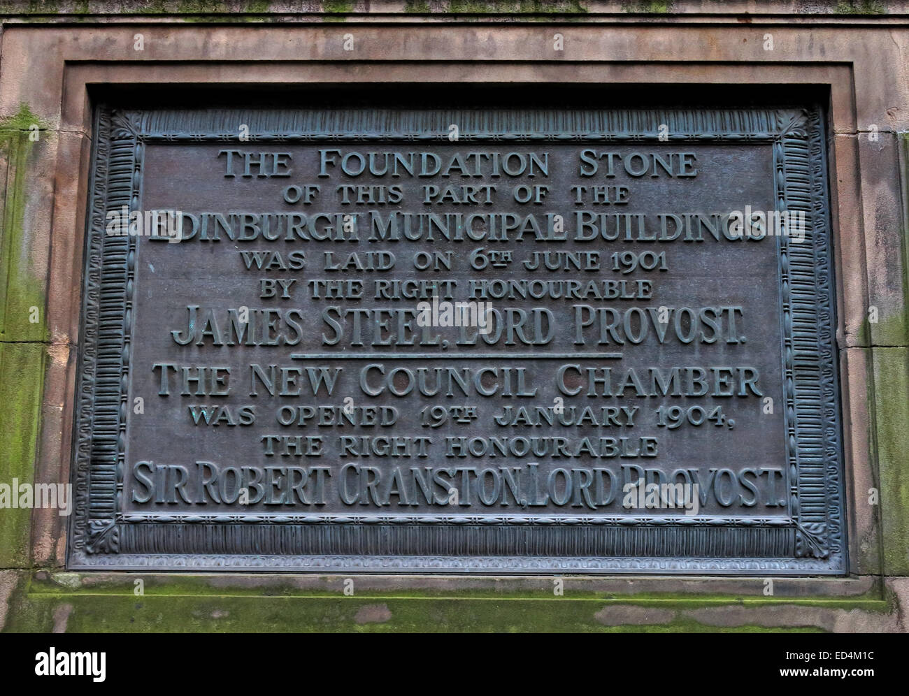 Pietra di fondazione degli edifici municipali di Edimburgo, Scozia, Regno Unito, posata nel 1901 Foto Stock