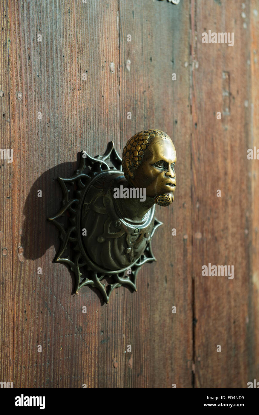 Testa in bronzo impugnatura Foto Stock