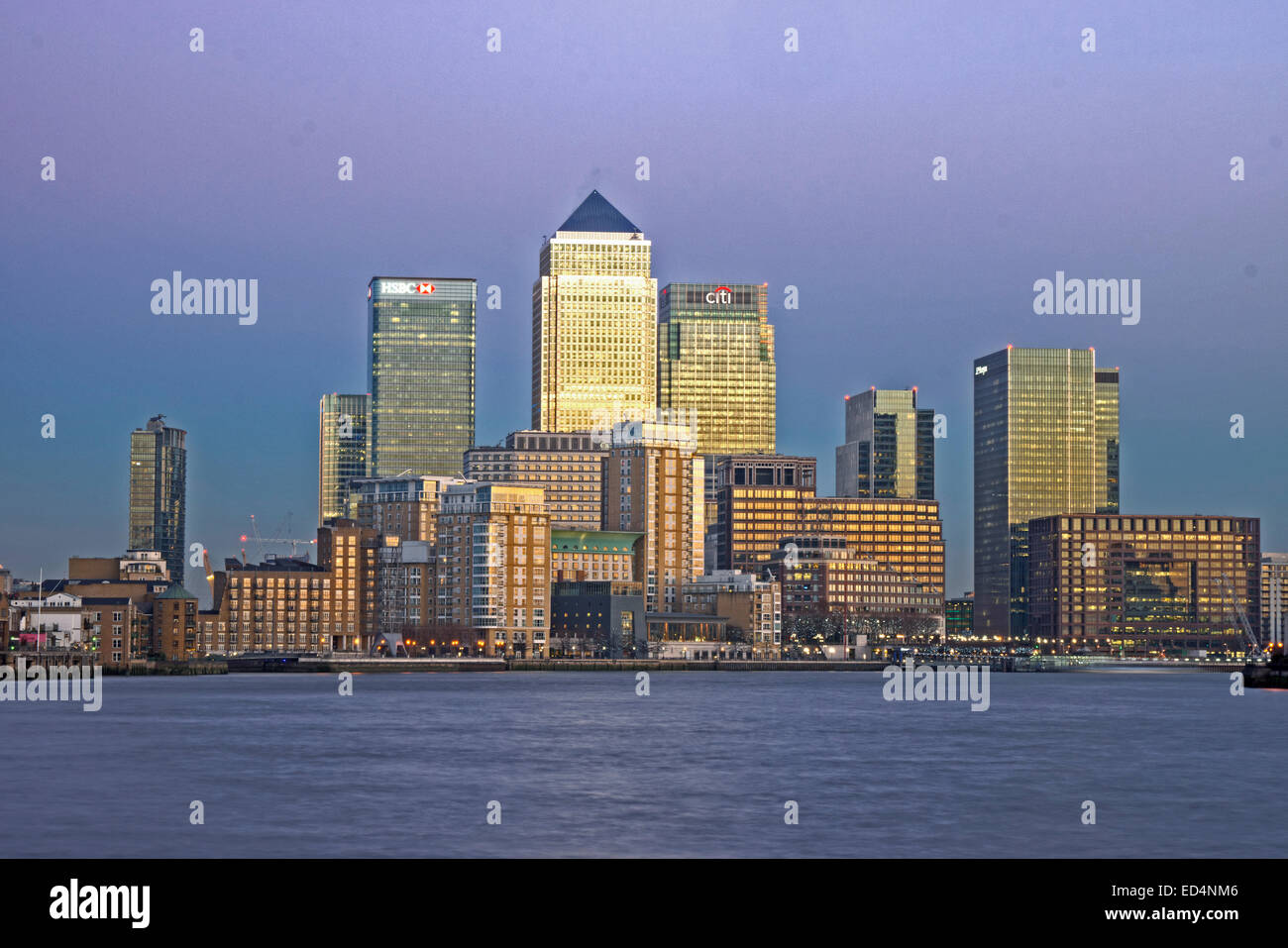 Canary Wharf grattacieli nel distretto finanziario londinese Foto Stock