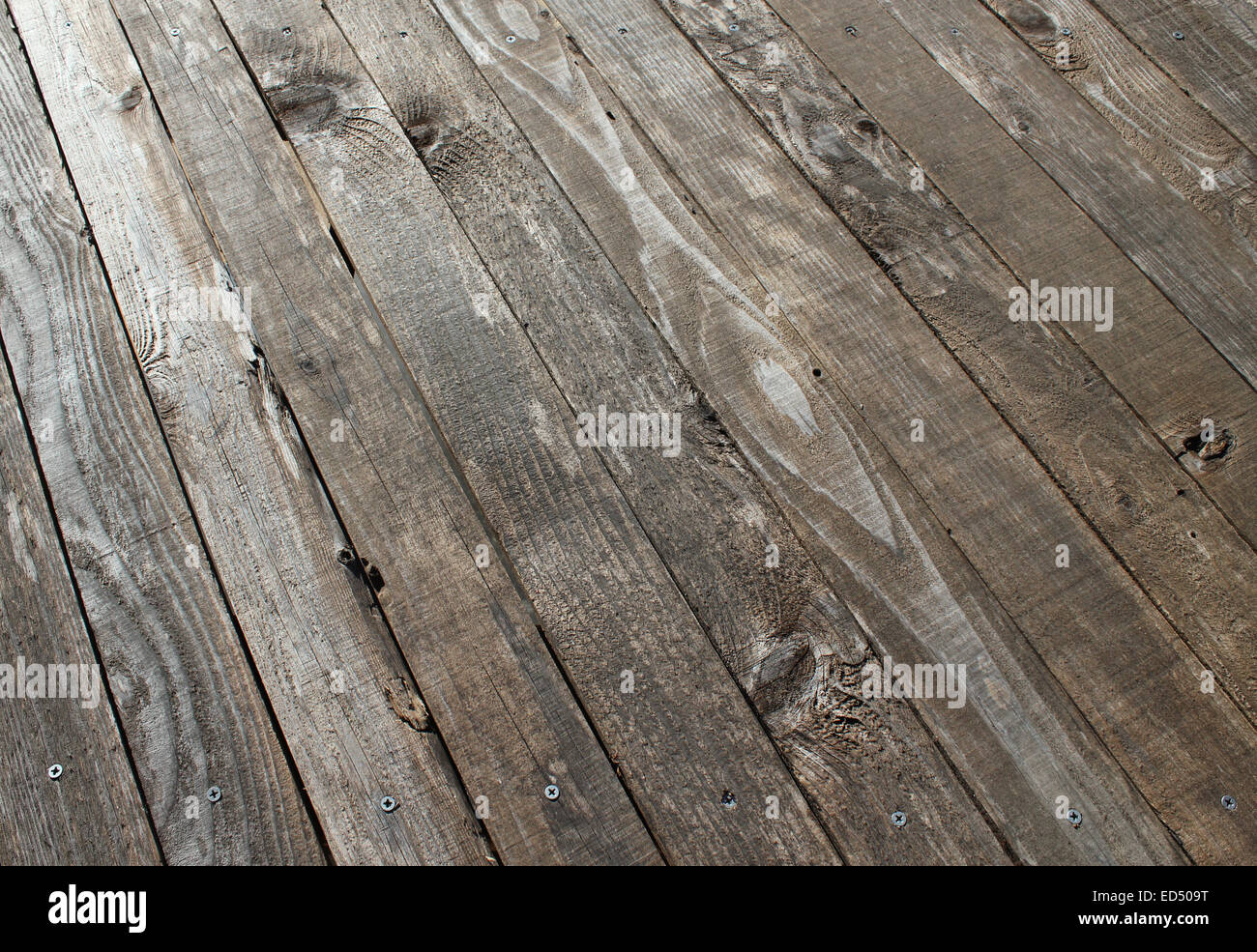 Piano tavolo realizzato a partire da un tratto di recinzione abbattuti. Foto Stock