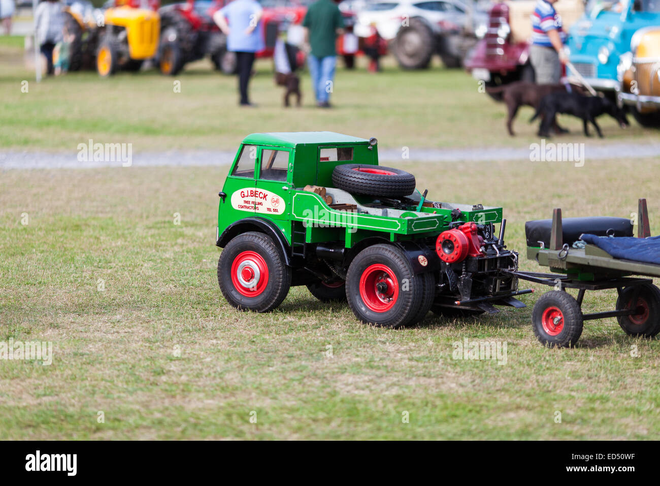 Carrello in miniatura in un Rally a vapore a Pembrey Park, Carmarthenshire, il Galles in ottobre 2014. Foto Stock