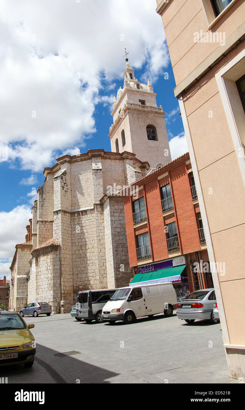 VALLADOLID, Spagna - 30 Maggio 2014: Chiesa nel vecchio centro di Valladolid Castiglia e Leon, Spagna. Foto Stock