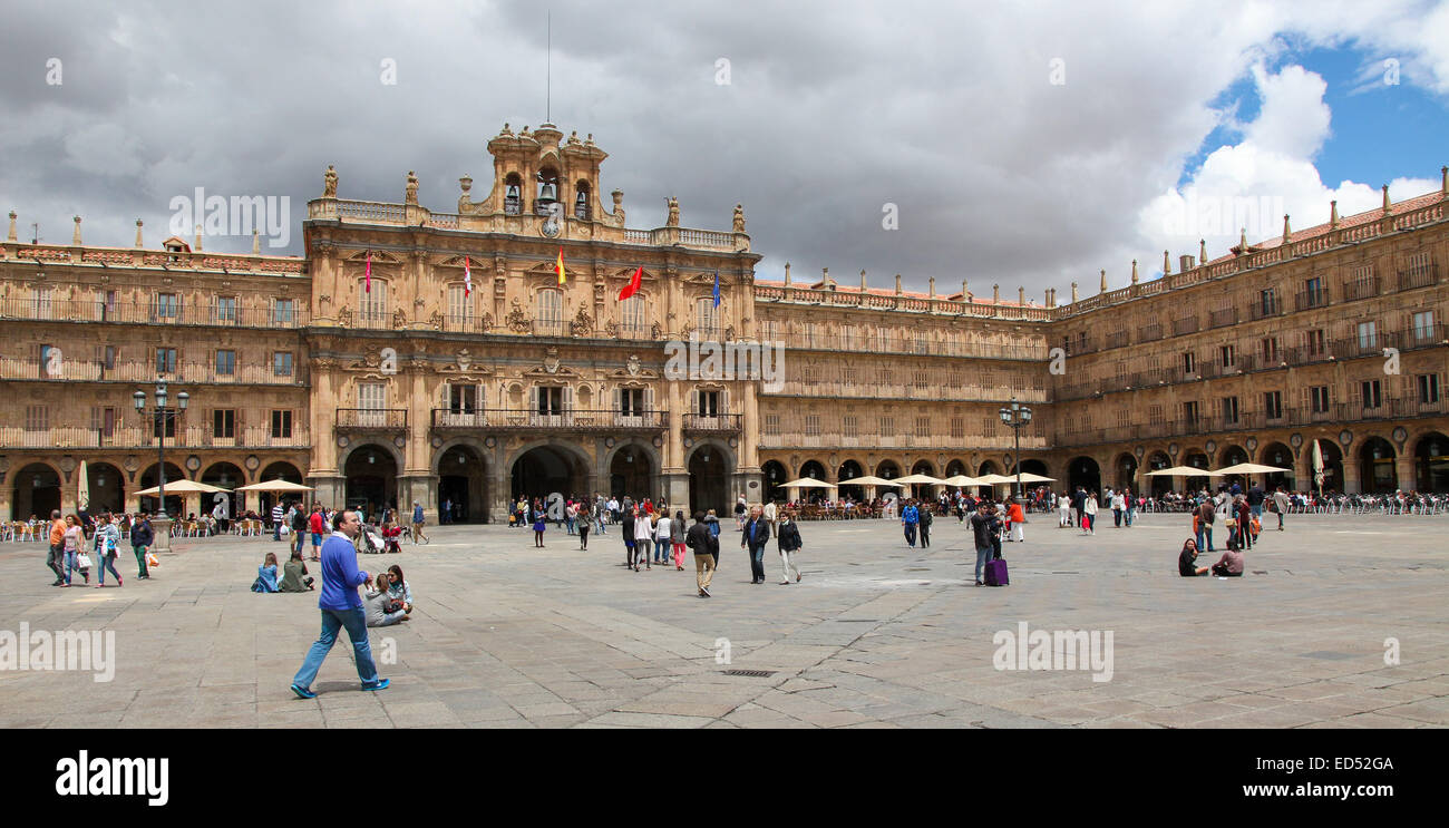 SALAMANCA, Spagna - 31 Maggio 2014: City Hall presso il La Plaza Mayor di Salamanca Castiglia e Leon, Spagna. Foto Stock