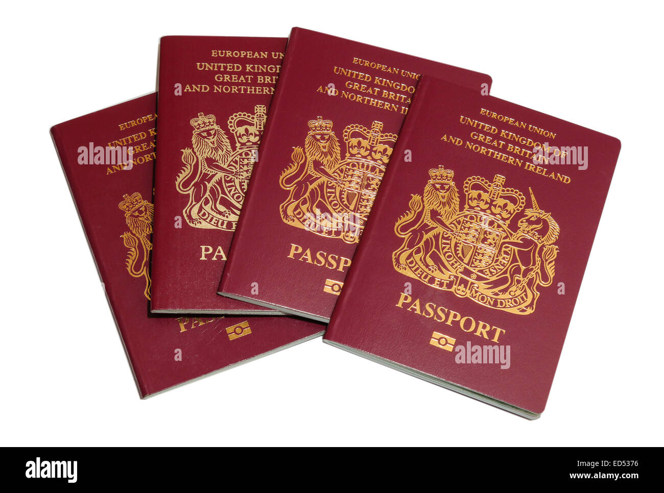 Quattro inglesi i passaporti rilasciati dal governo del Regno Unito.  Cittadino Britannico biometrico di documenti di identità Foto stock - Alamy