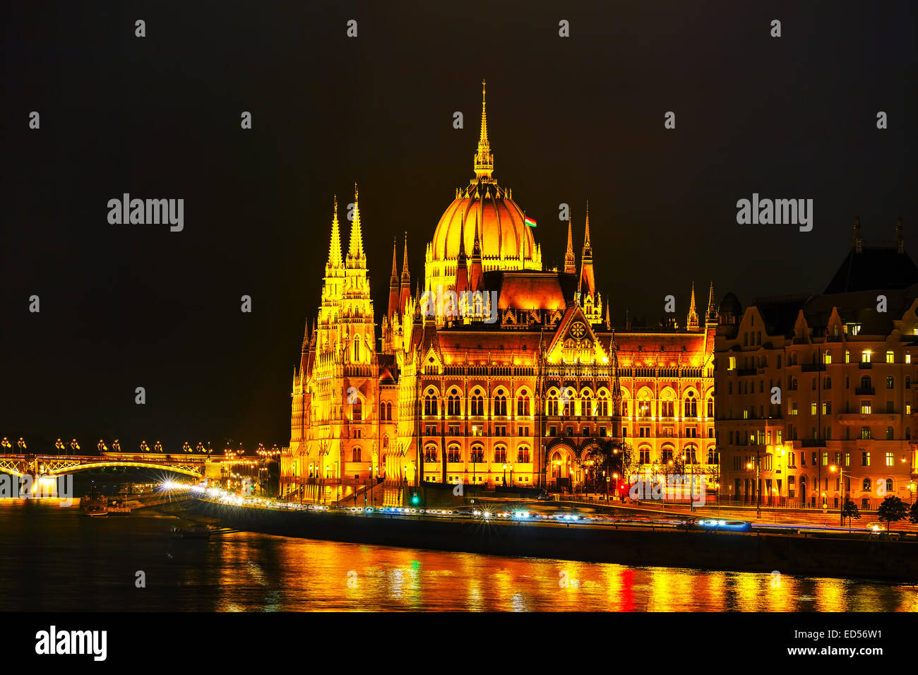 Il palazzo del parlamento a Budapest, in Ungheria di notte Foto Stock