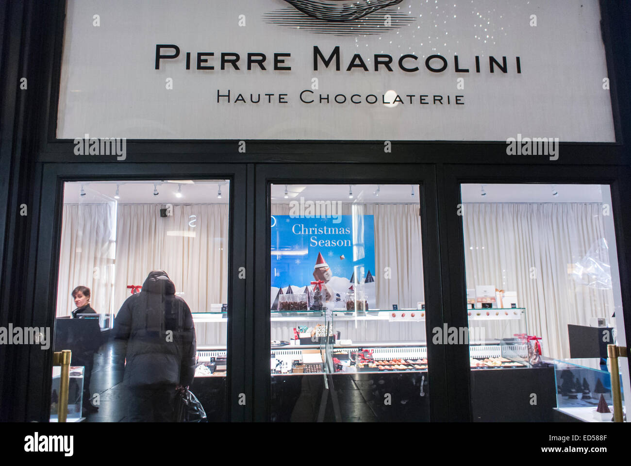 Bruxelles, Belgio, negozi di cioccolato locale, "Pierre Marcolini' negozio di fronte in old commerciale dal Centro Commerciale per lo shopping nel centro della città Foto Stock