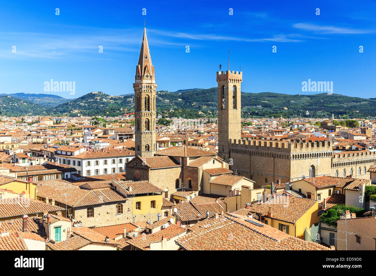 La torre e la Badia sui tetti di Firenze, Italia Foto Stock