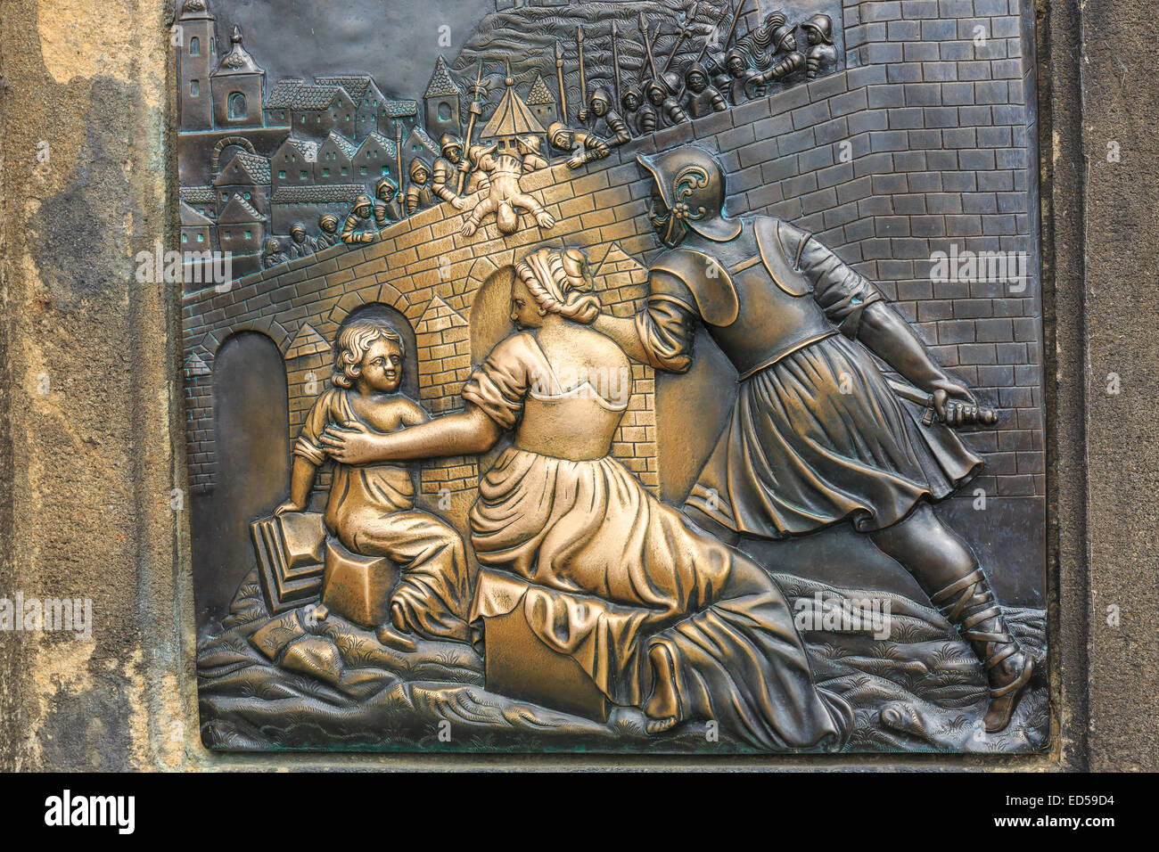 Rilievo sotto la statua di San Giovanni di Nepomuk sul Ponte Carlo a Praga, Repubblica Ceca Foto Stock