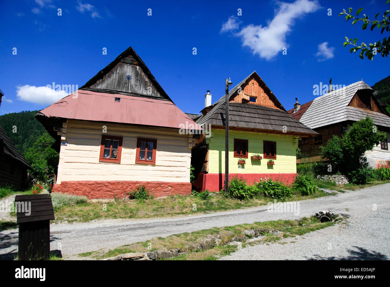 Vlkolinec, architettura popolare prenotazioni. pittoresco villaggio storico con le tradizionali case in legno, Slovacchia - UNESCO WOR Foto Stock